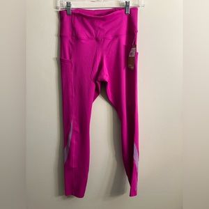 Brooks NWT method 7/8 tight magenta sz M